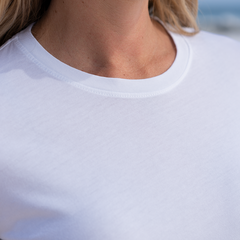 #color_white organic cotton Long Sleeve crewneck t-shirt Close-up